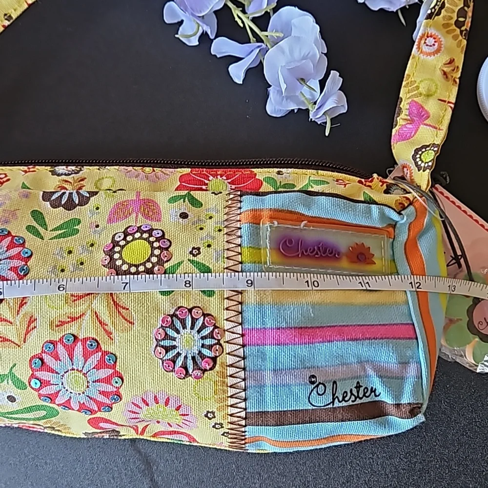 Sun & Sand Chester Hand Bag with Wooden Flower Hang Tag NWT - Picture 8 of 10